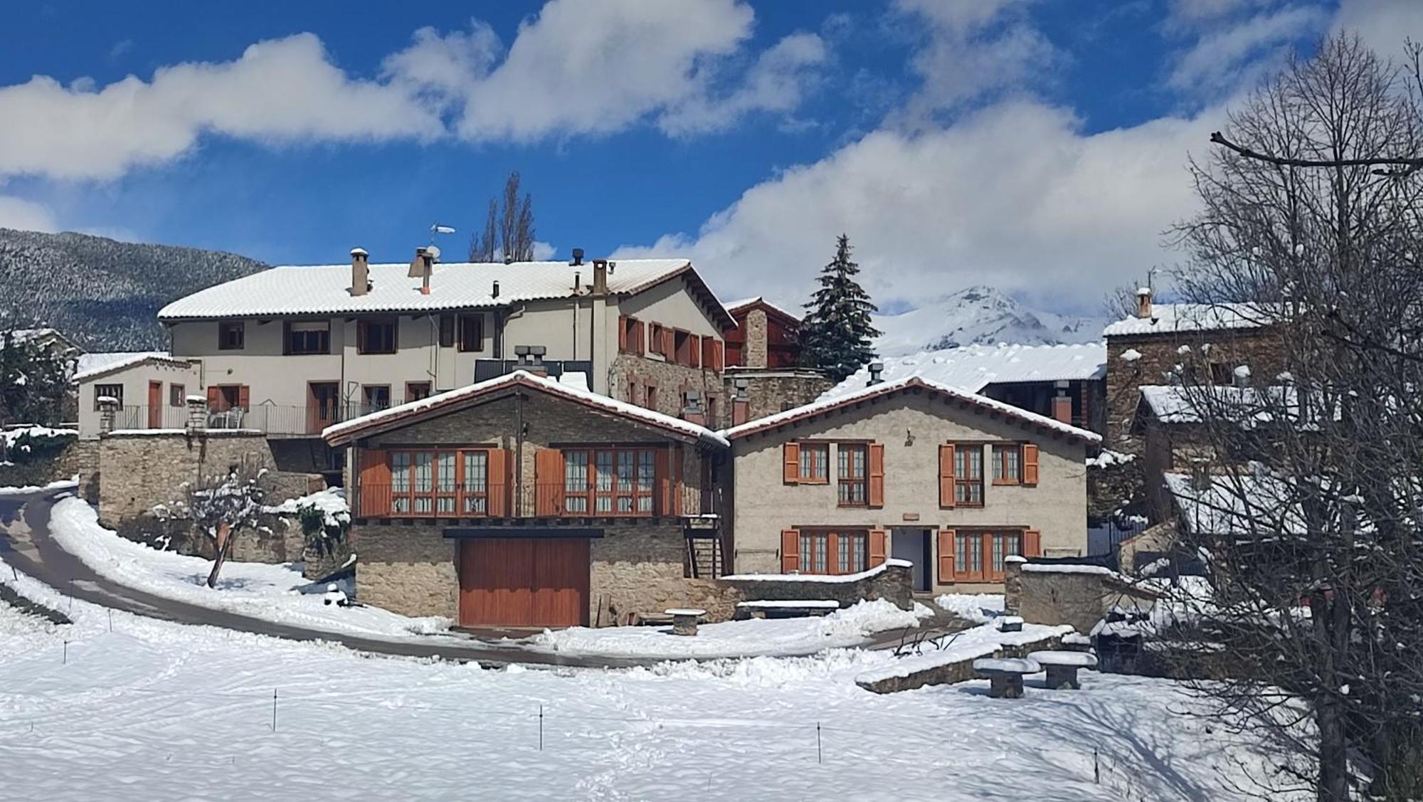 Can Tubau - Casa Rural - Apartaments Campelles Buitenkant foto