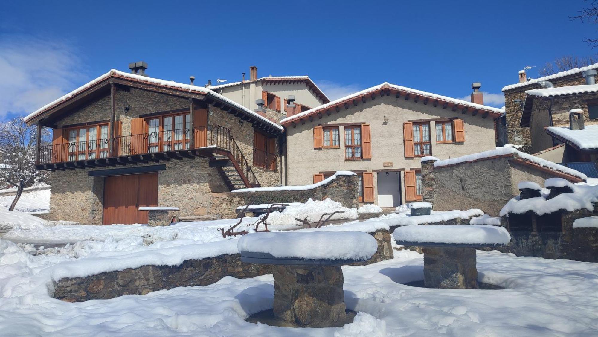 Can Tubau - Casa Rural - Apartaments Campelles Buitenkant foto